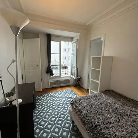 Appartement Rue De Rennes, 75006 Paris