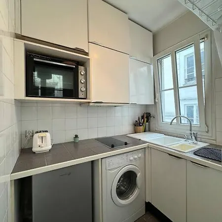 Rue De Rennes, 75006
